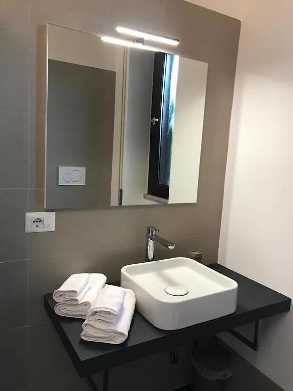 Gasthof Four Rooms Guesthouse Oristano